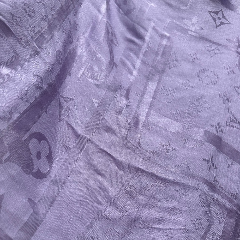 LV logo purple square scarf 56 x 56 in - Picture 3 of 4